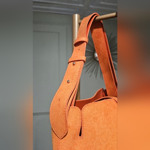 LAILA GEIR NESS Vegan Suede Orange Boho Style Bucket Bag With Coin Purse.NWOT - Picture 8 of 14